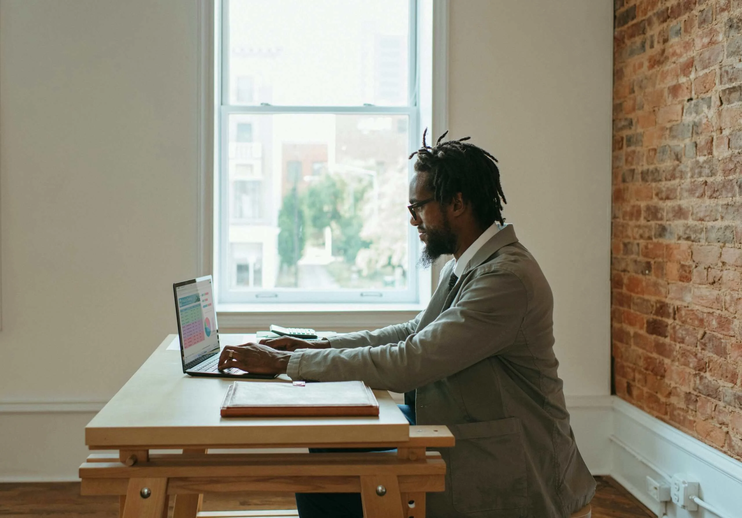 Unlock Your Productivity: Essential Tips for Crafting the Perfect Home Office Space